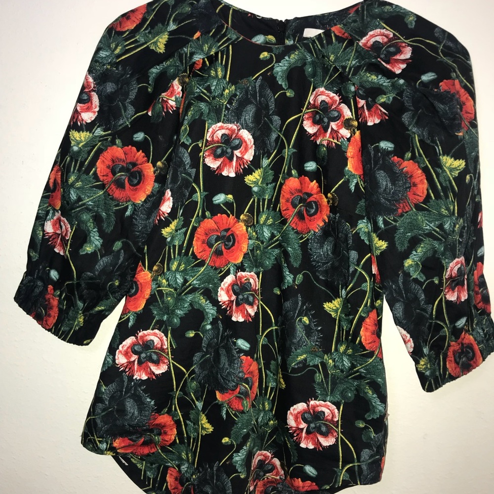 Super cute floral H&M top
